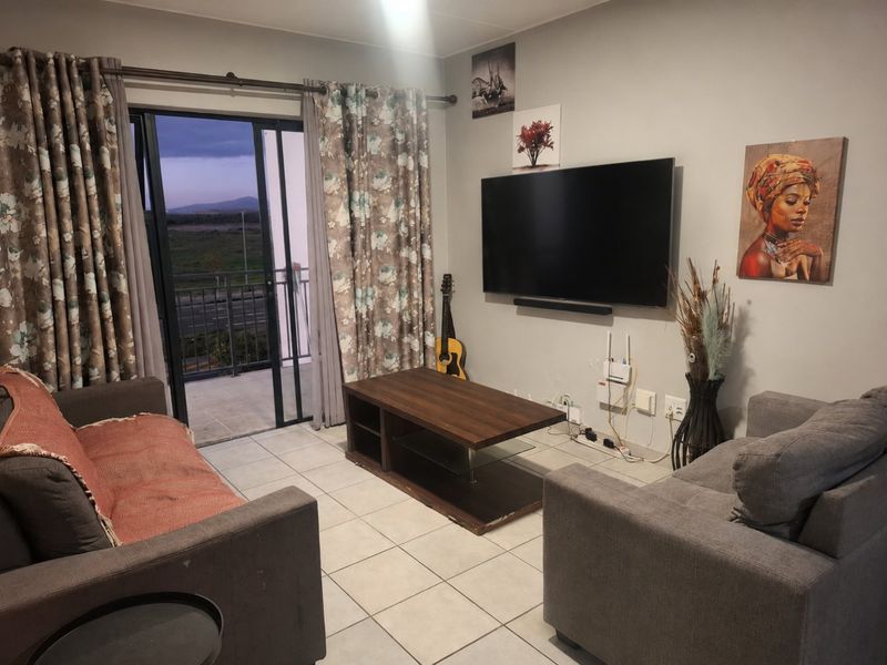 Modern 2-Bed, 2-Bath Apartment – Perfect for Professionals or Young Families - Photo 2