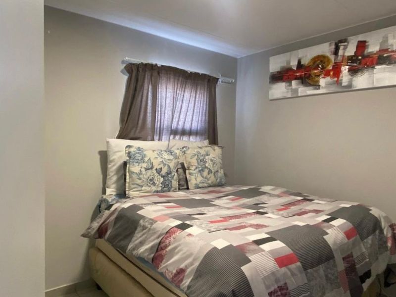 Modern 2-Bed, 2-Bath Apartment – Perfect for Professionals or Young Families - Photo 9