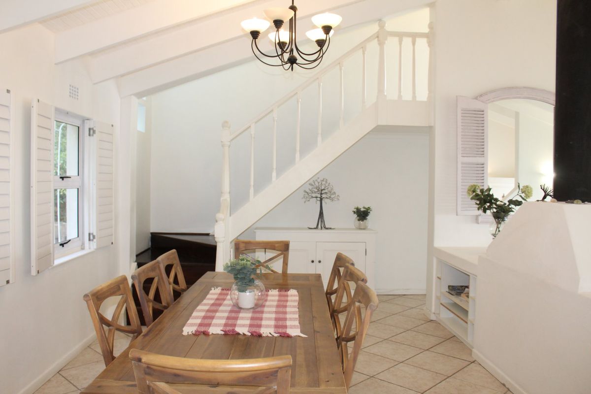 Mountainside Contemporary Living in Simons Kloof, Simon’s Town - Photo 4