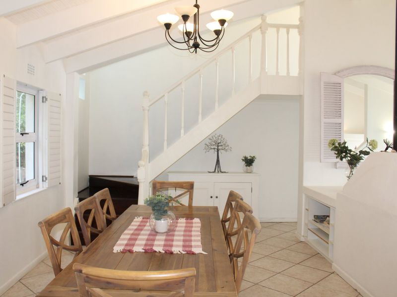 Mountainside Contemporary Living in Simons Kloof, Simon’s Town - Photo 4