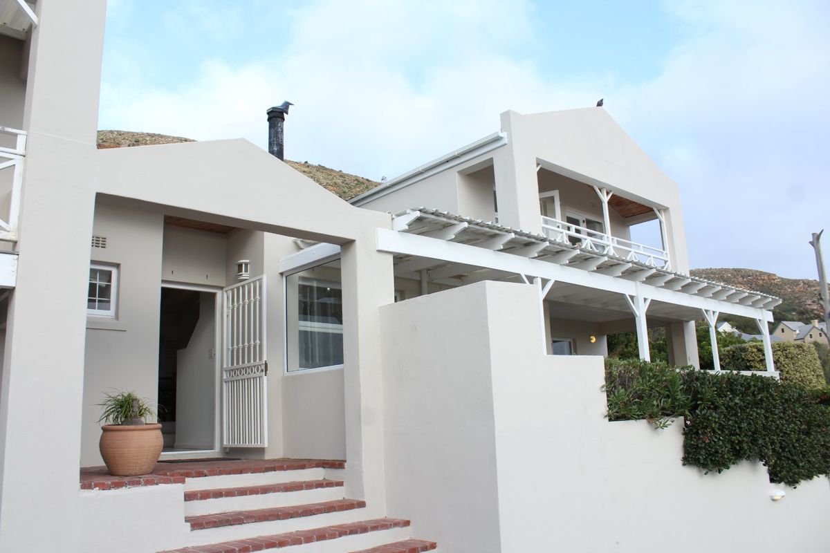 Mountainside Contemporary Living in Simons Kloof, Simon’s Town - Photo 2