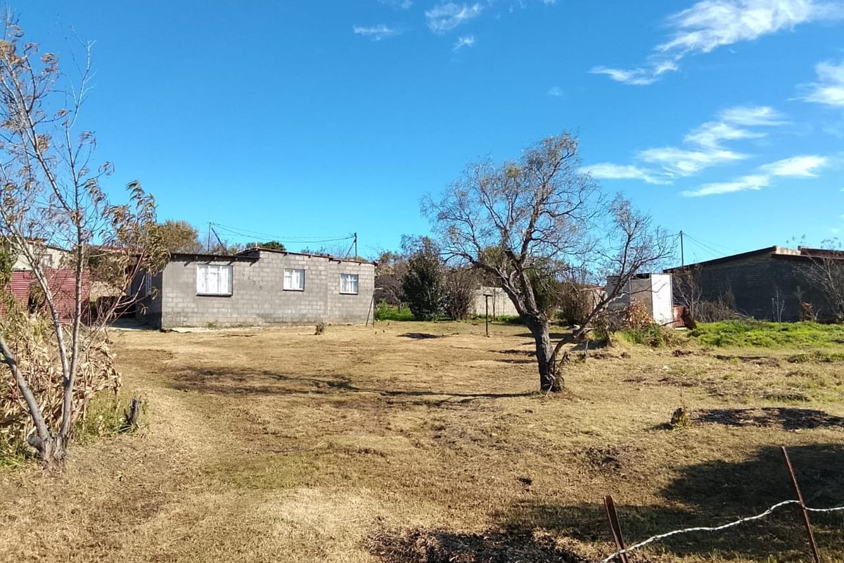 3 Bedroom Family Home for Sale on a Large Stand - Photo 3