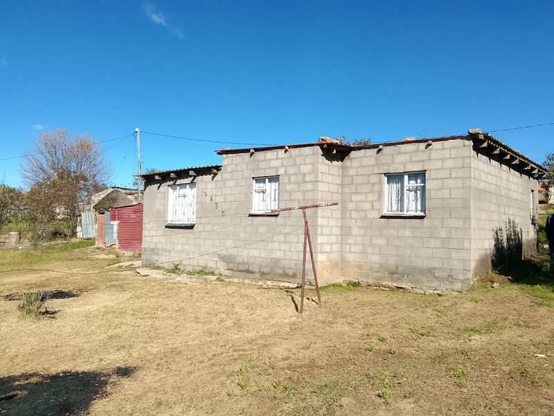 3 Bedroom Family Home for Sale on a Large Stand - Photo 1