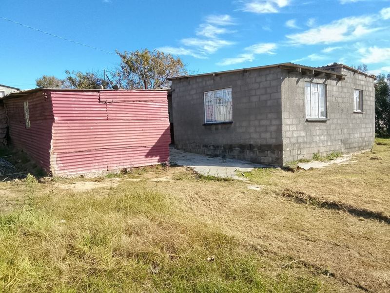 3 Bedroom Family Home for Sale on a Large Stand - Photo 6