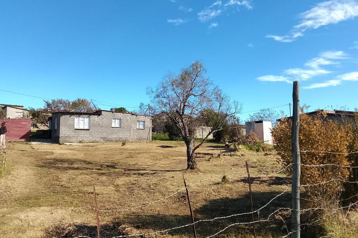 3 Bedroom Family Home for Sale on a Large Stand - Photo 2