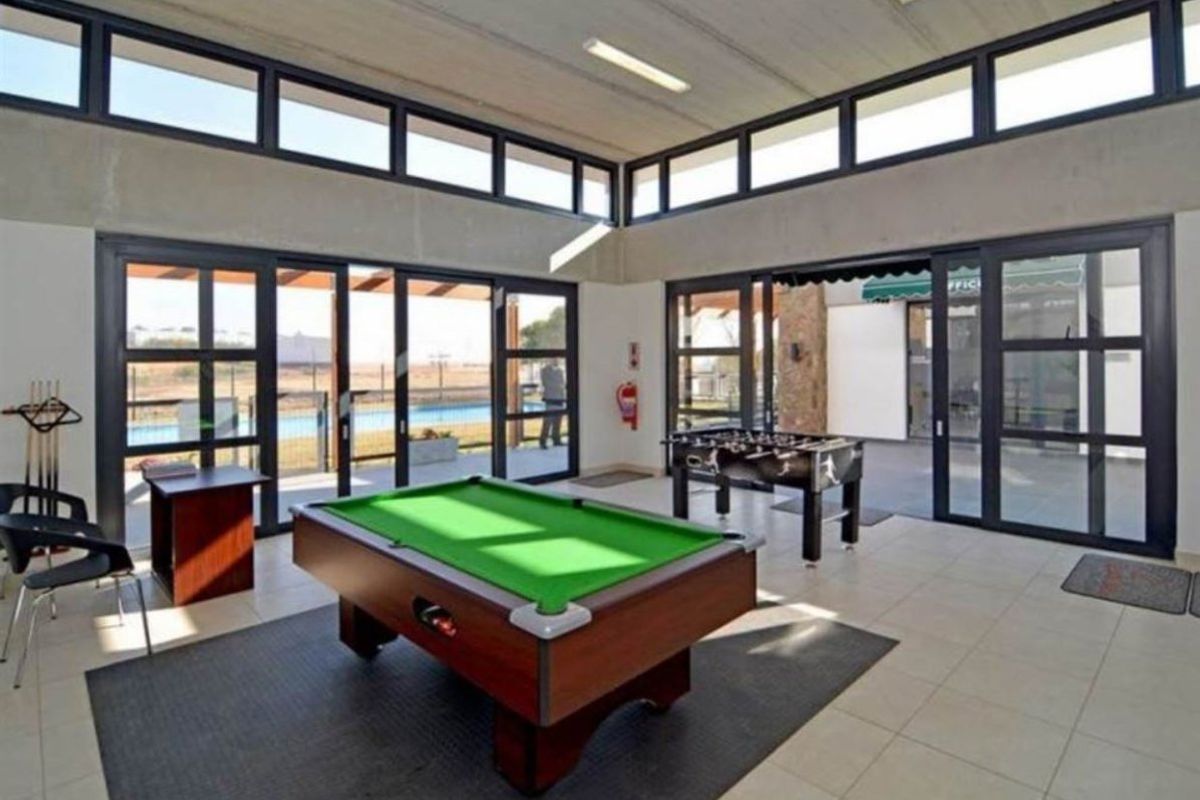 Compact Comfort with Lifestyle Extras – 1-Bedroom Flat for Sale! - Photo 5