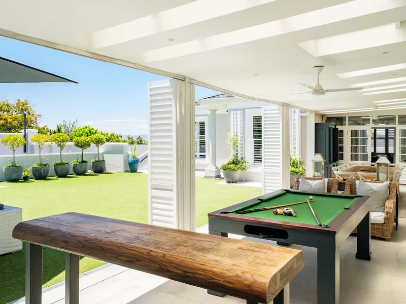 Elegant Family Home To Rent in Prime Claremont Upper - Photo 3