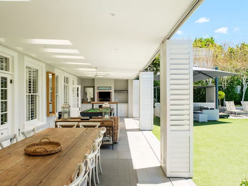 Elegant Family Home To Rent in Prime Claremont Upper - Photo 5