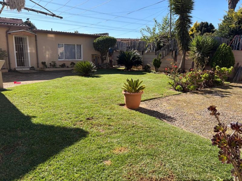 Exquisite 3 Bedroom House for Sale in Klopper Park - Photo 1