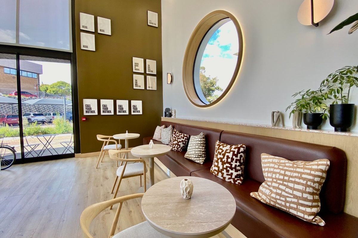 P-Grade Fully Serviced Suite Available In Halfway House! - Photo 2