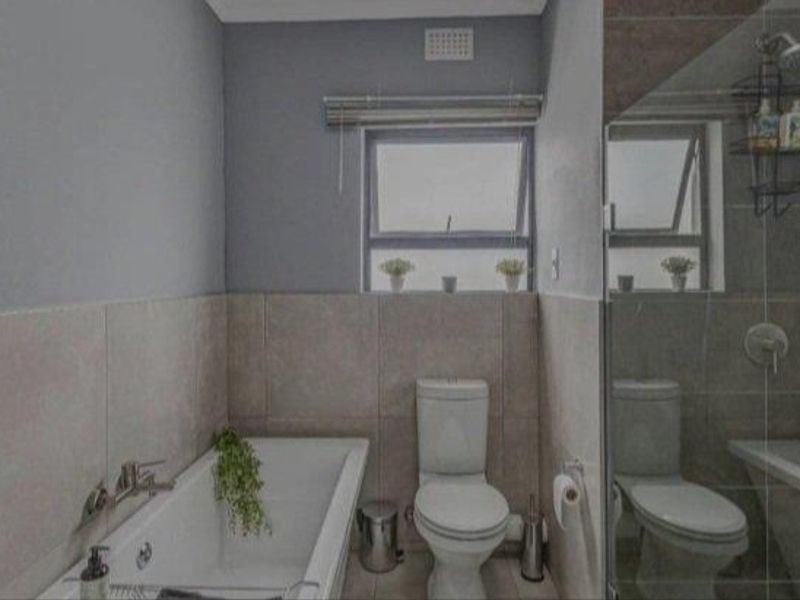 3 bedroom Apartment For rental in Midrand  - Photo 6