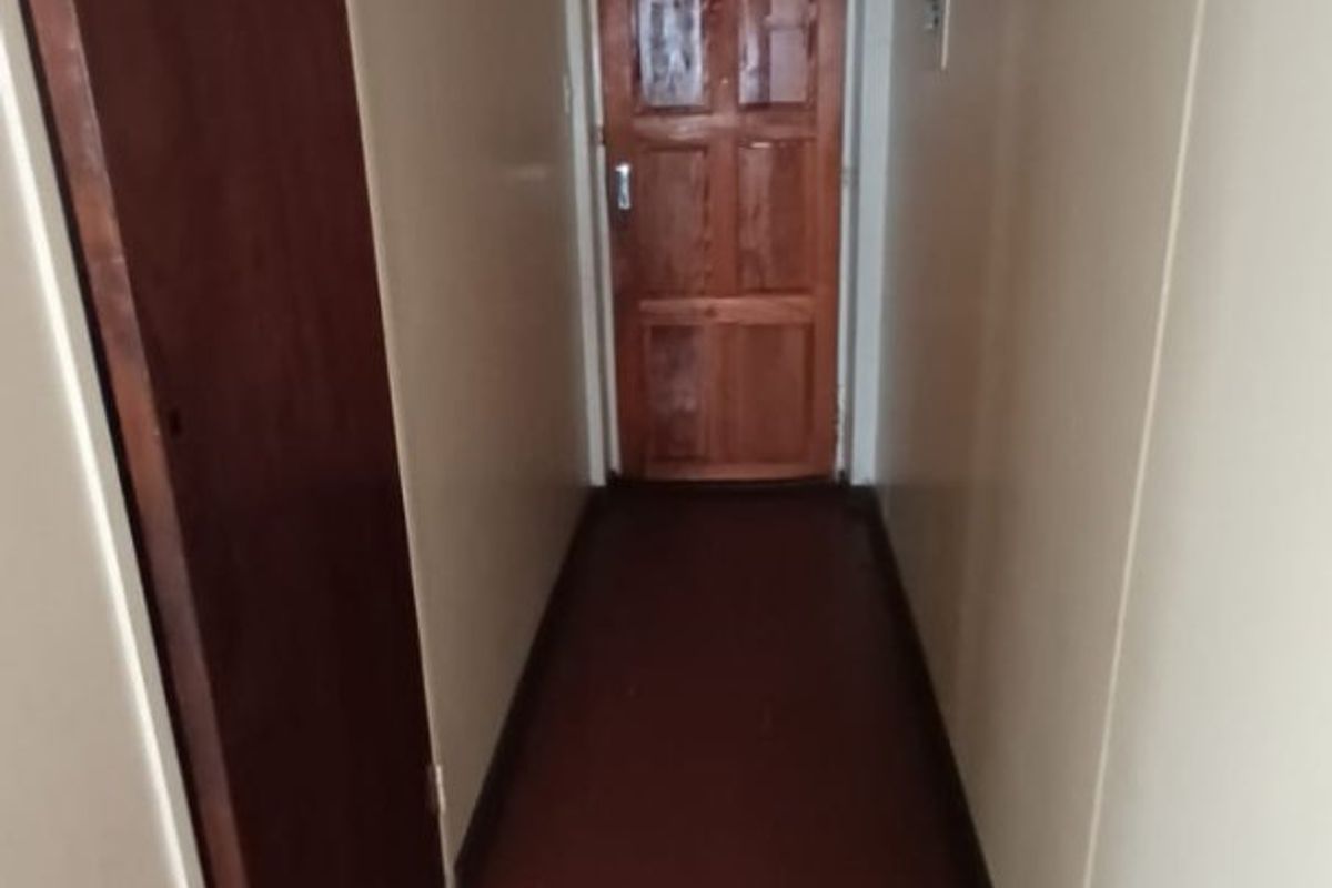 Spacious 1.5 bedroom flat for sale in the heart of Sunnyside - Photo 4