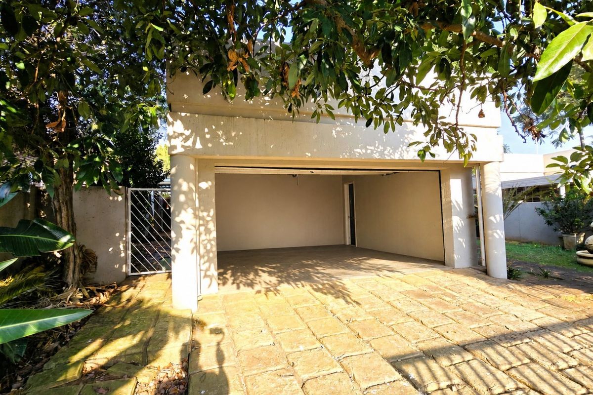 Stunning Family Home for Sale in Faerie Glen – Spacious 3 Bedroom Home with Double Garage and Entertainment Patio - Photo 5