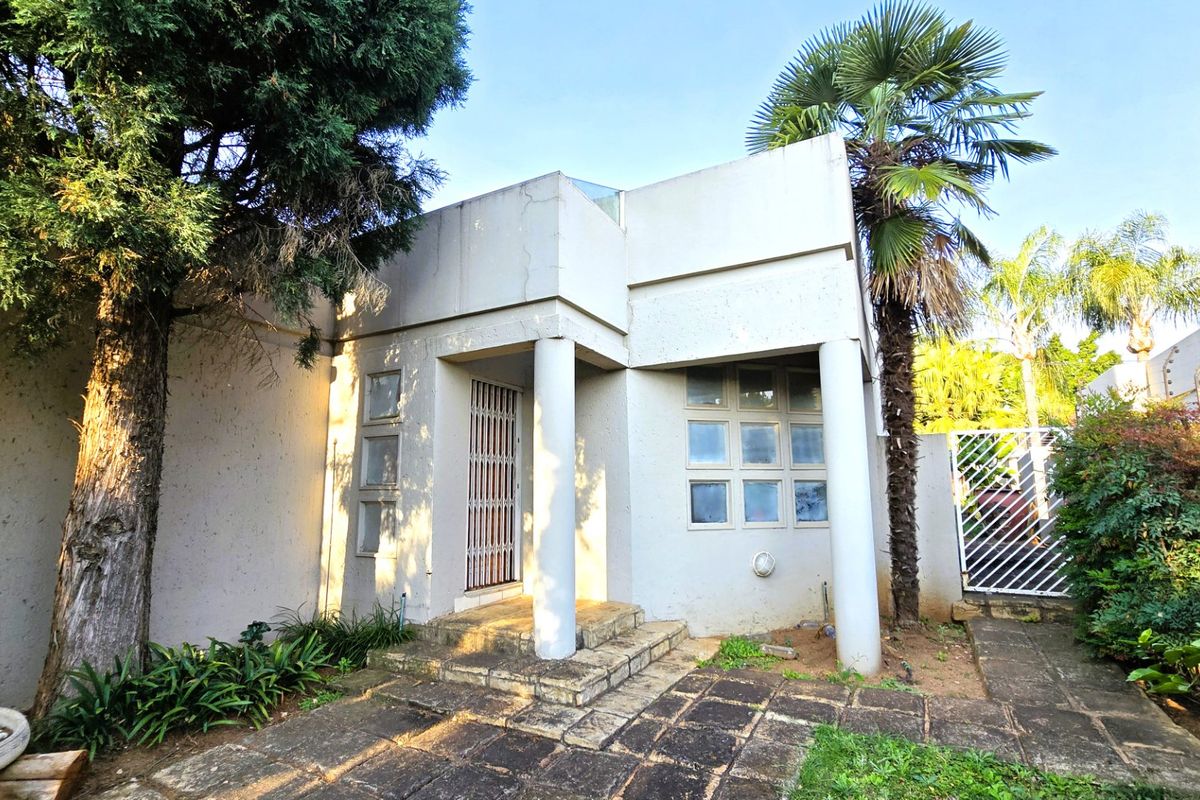 Stunning Family Home for Sale in Faerie Glen – Spacious 3 Bedroom Home with Double Garage and Entertainment Patio - Photo 4