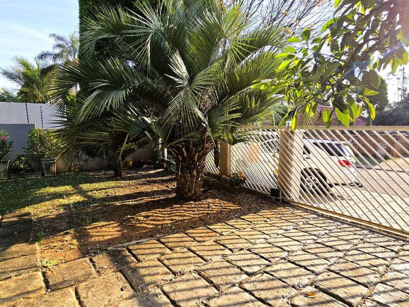Stunning Family Home for Sale in Faerie Glen – Spacious 3 Bedroom Home with Double Garage and Entertainment Patio - Photo 3