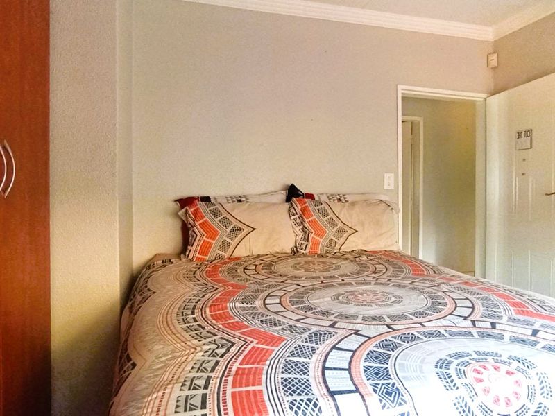 Stunning Family Home for Sale in Faerie Glen – Spacious 3 Bedroom Home with Double Garage and Entertainment Patio - Photo 9