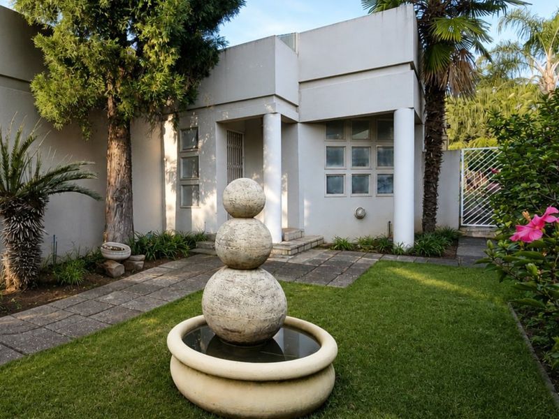 Stunning Family Home for Sale in Faerie Glen – Spacious 3 Bedroom Home with Double Garage and Entertainment Patio - Photo 1