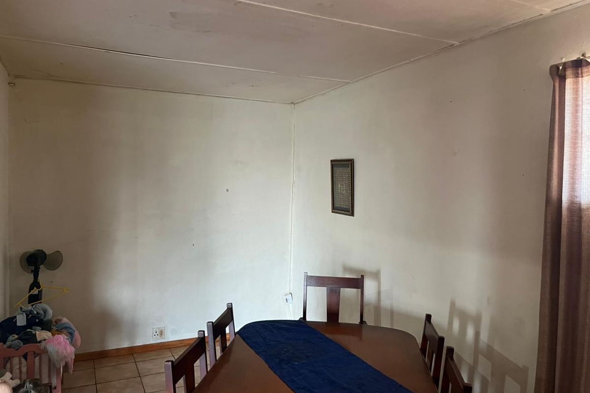 PRICED TO SELL!!! Family Home in Valleisig – Renovator’s Dream! - Photo 4