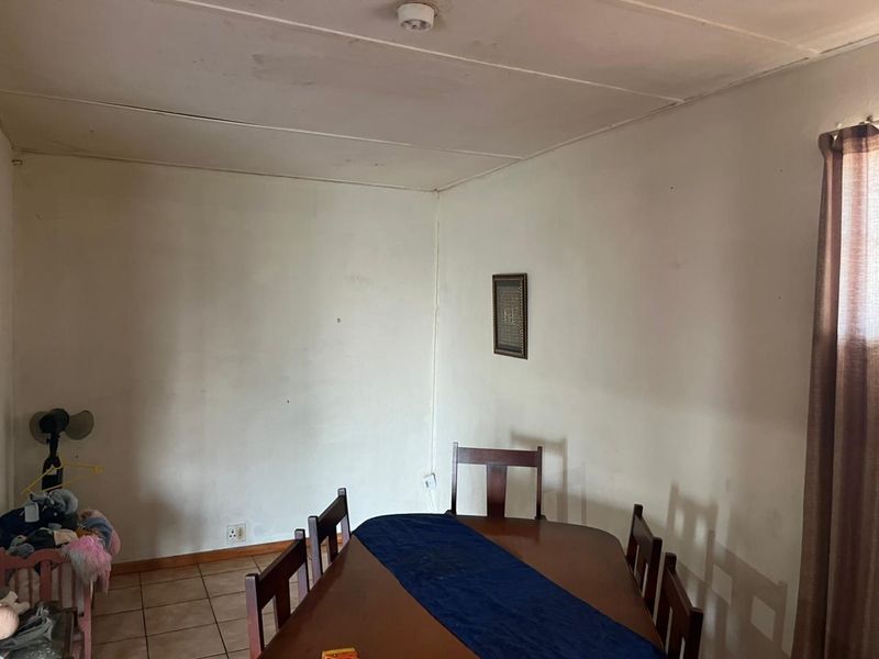 PRICED TO SELL!!! Family Home in Valleisig – Renovator’s Dream! - Photo 4