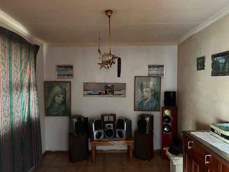 PRICED TO SELL!!! Family Home in Valleisig – Renovator’s Dream! - Photo 5