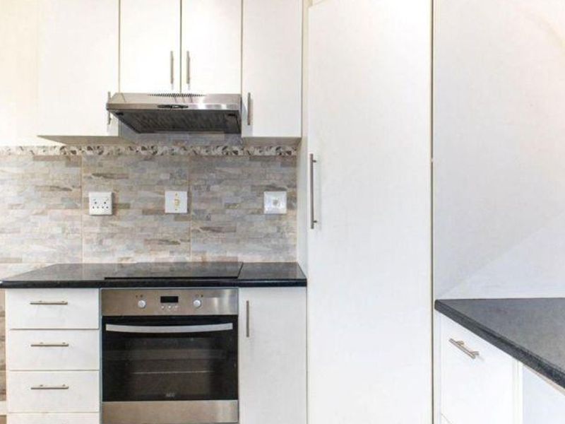 3 Bedrooms, 1 Bathroom Apartment To Let In Amanzimtoti, Durban  - Photo 3