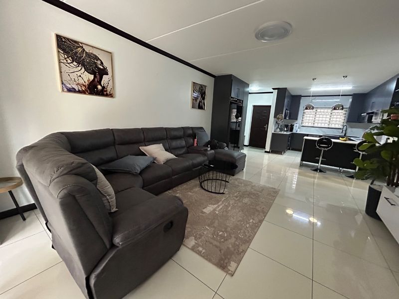 3 bedroom modern ground floor apartment  - Photo 6