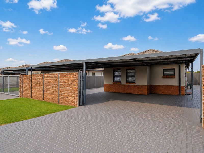3 Bedroom House Westview - Photo 2