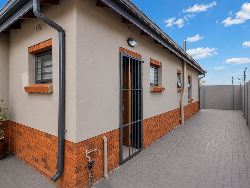 3 Bedroom House Westview - Photo 4