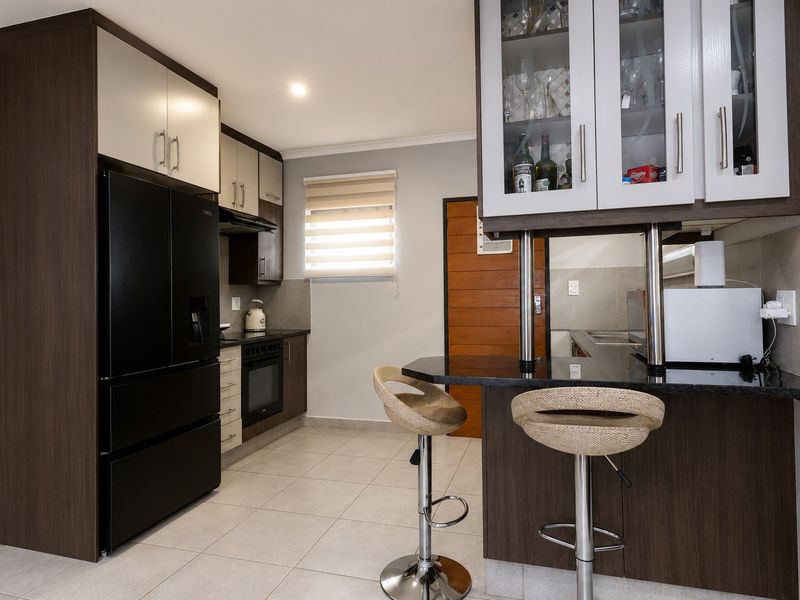 3 Bedroom House Westview - Photo 8