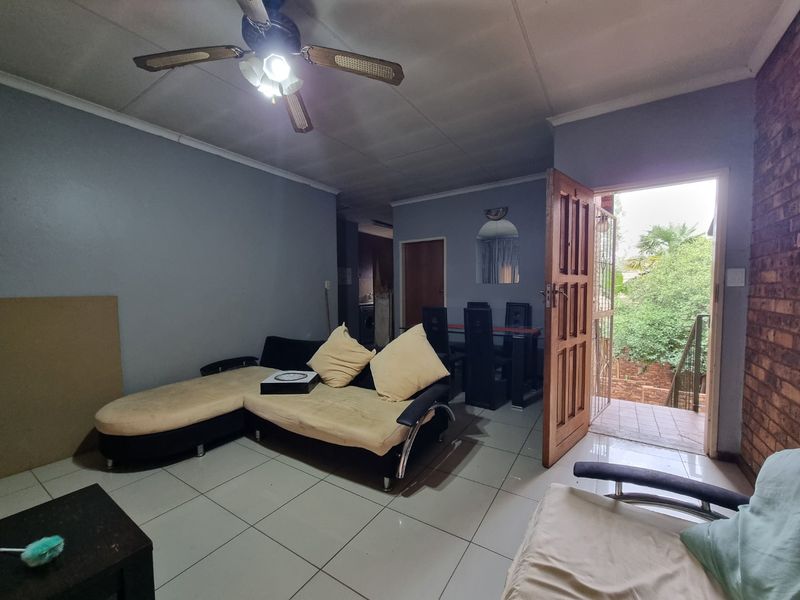 Beautiful Apartment in Zwartkop - 2 Bedroom - Photo 7