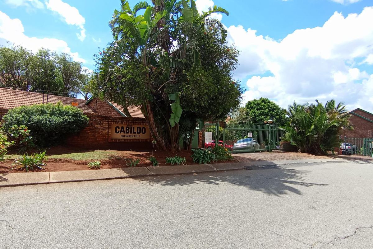 Beautiful Apartment in Zwartkop - 2 Bedroom - Photo 2