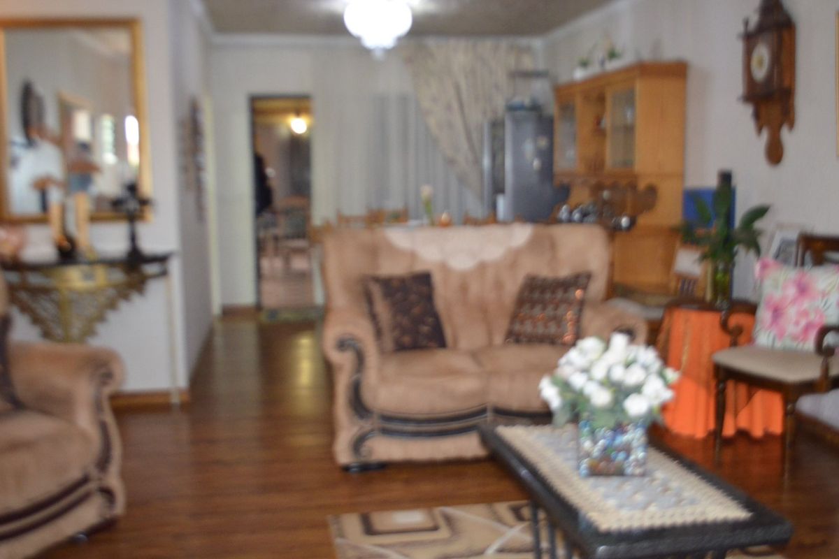 Family home with a spacious flatlet in Krugersdorp - Photo 5