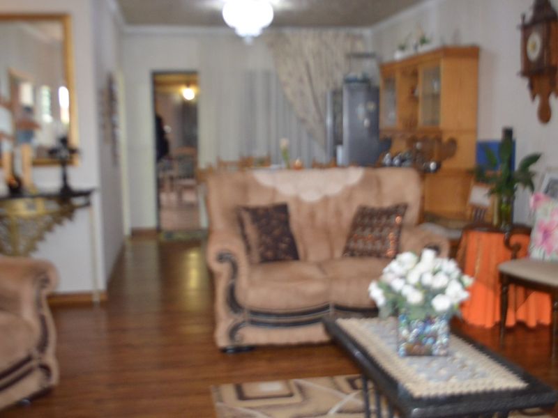 Family home with a spacious flatlet in Krugersdorp - Photo 5