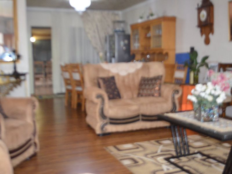 Family home with a spacious flatlet in Krugersdorp - Photo 4