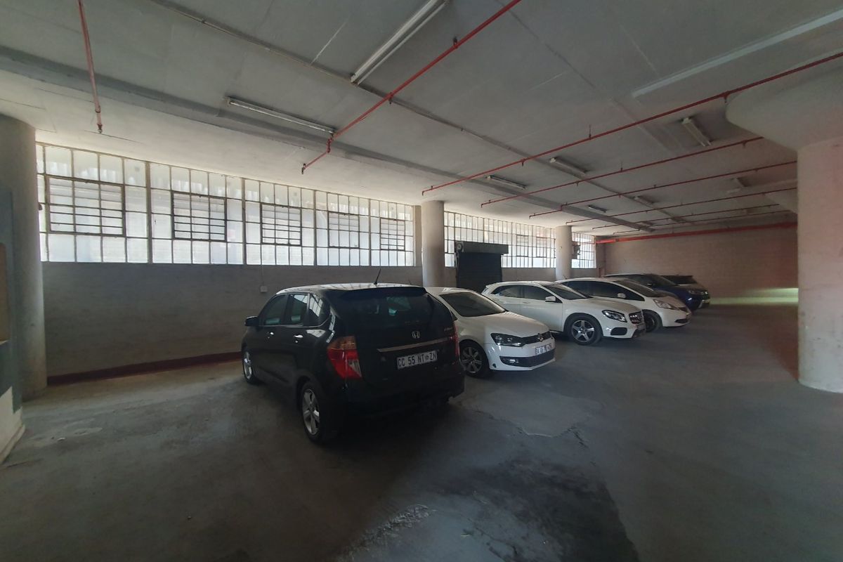 Mini Factory in Secure Industrial Complex - Photo 3