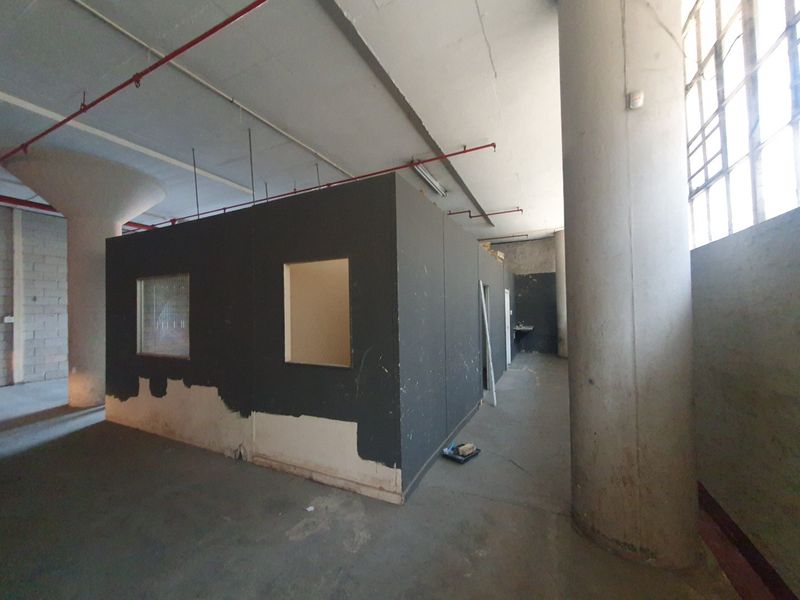 Mini Factory in Secure Industrial Complex - Photo 4