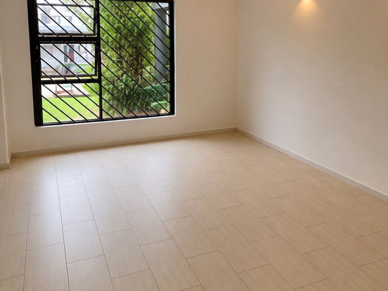 Modern Ground Floor 1 Bedroom Apartment in the Heart of Morningside - Photo 4