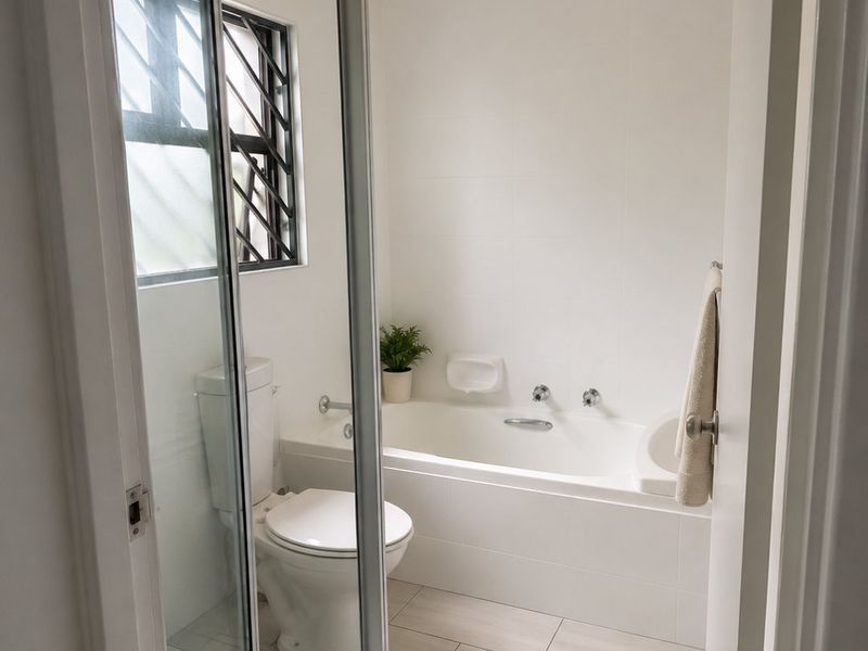 Modern Ground Floor 1 Bedroom Apartment in the Heart of Morningside - Photo 6