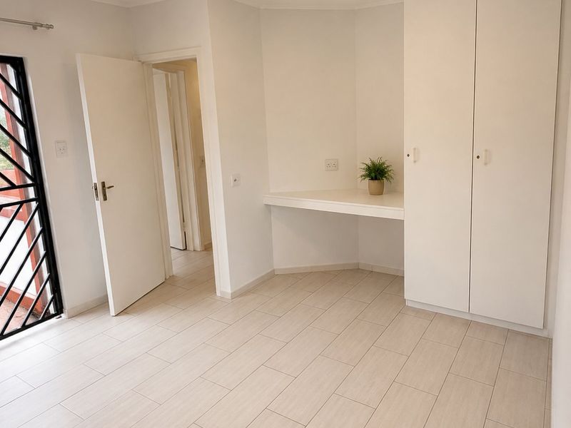 Modern Ground Floor 1 Bedroom Apartment in the Heart of Morningside - Photo 5