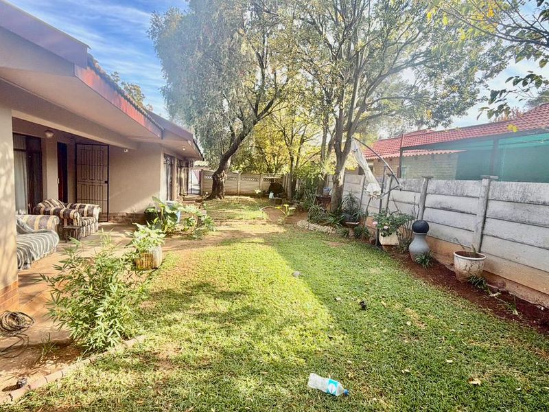 3 Bedroom House for sale in Wilkoppies - Photo 8