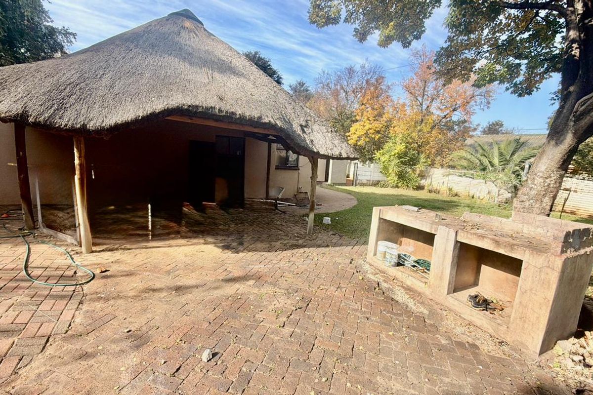 3 Bedroom House for sale in Wilkoppies - Photo 3