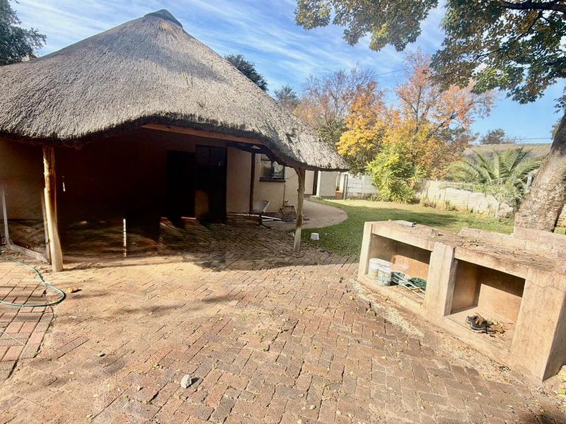 3 Bedroom House for sale in Wilkoppies - Photo 3