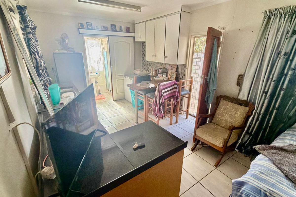 4 Bedroom House for sale - Photo 5