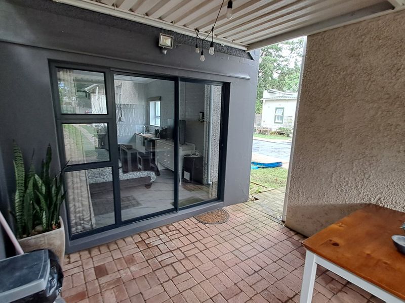 Flatlet to rent in Sought-After Walmer - Photo 9
