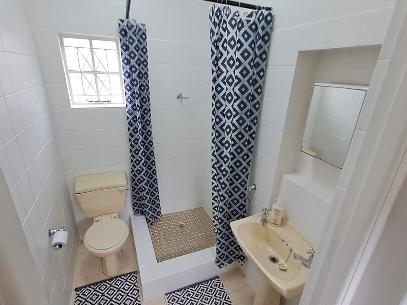 Flatlet to rent in Sought-After Walmer - Photo 5