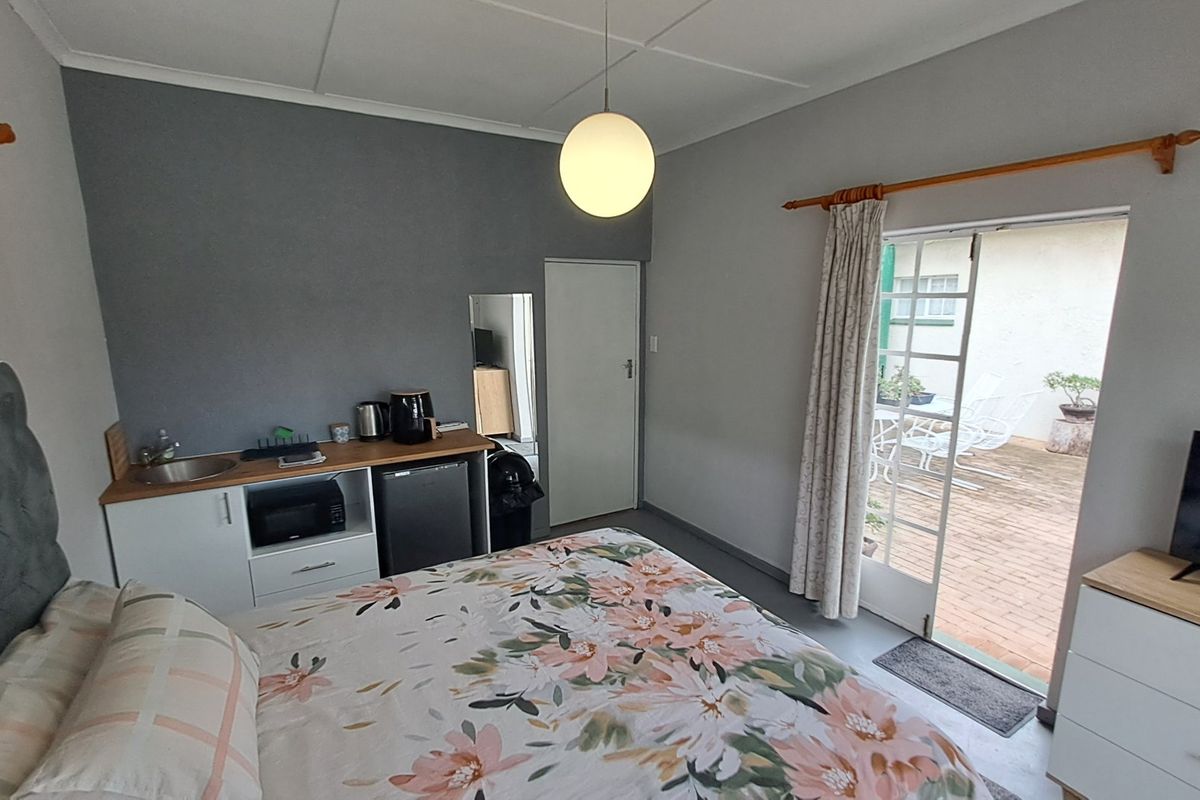 Flatlet to rent in Sought-After Walmer - Photo 4