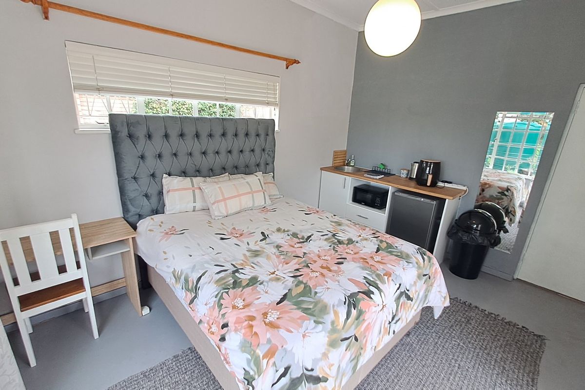 Flatlet to rent in Sought-After Walmer - Photo 3