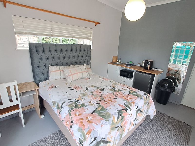 Flatlet to rent in Sought-After Walmer - Photo 3