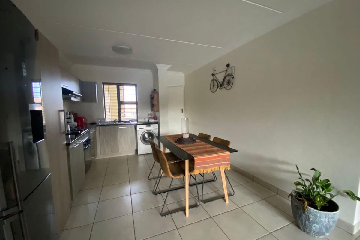 Chic Wychwood 2-Bed Flat with Prime Convenience - Photo 5