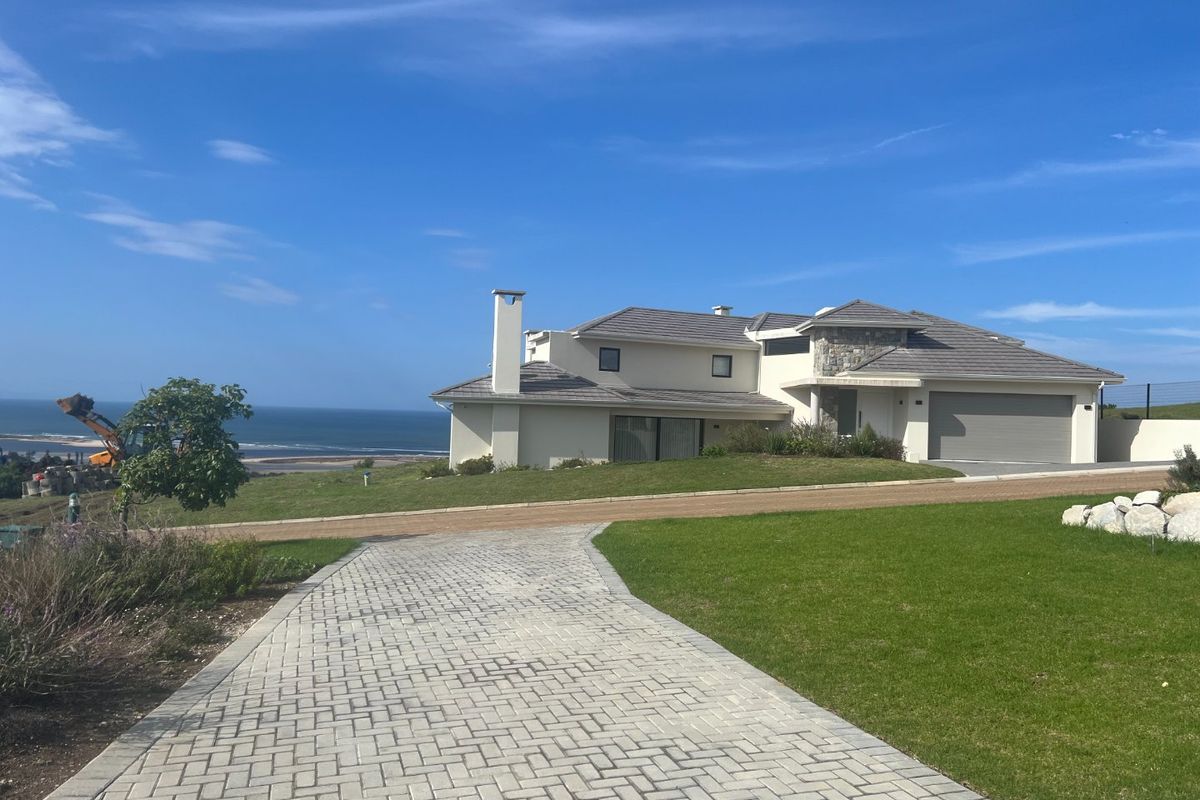 Price Includes VAT - Awe-Inspiring Vistas – Ocean, Lagoon, Golf Course & Mountains Position, Position, Position! - Photo 5